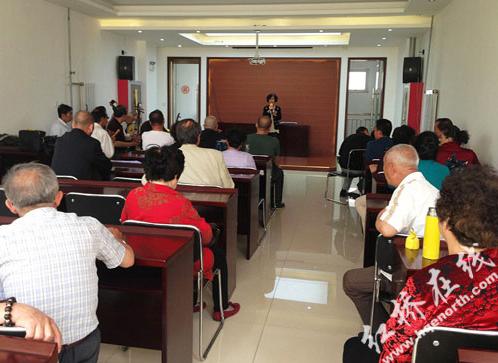 红桥区铃铛阁街睦华里社区评剧艺术团月月有活动