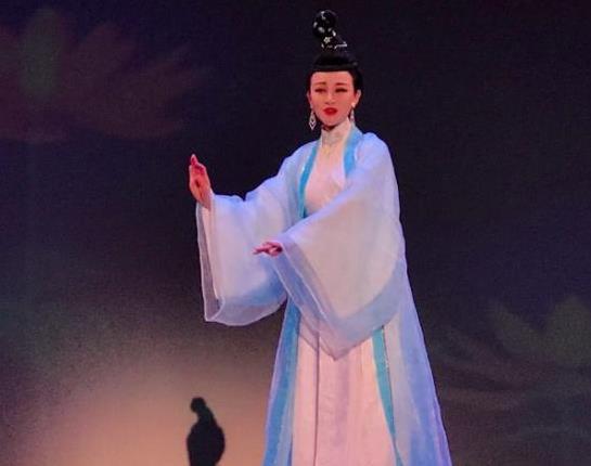 新京剧唱响美国金鼎春晚 储兰兰荣终身成就大奖