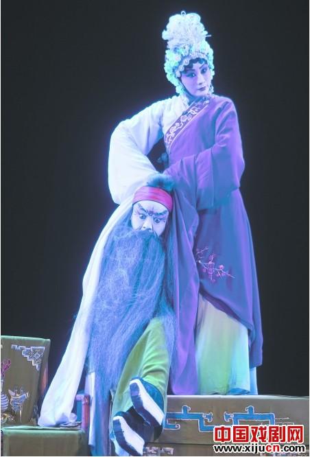 《红梅记》吸引众多小粉丝