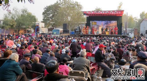 豫剧院“送戏下乡”双楼村