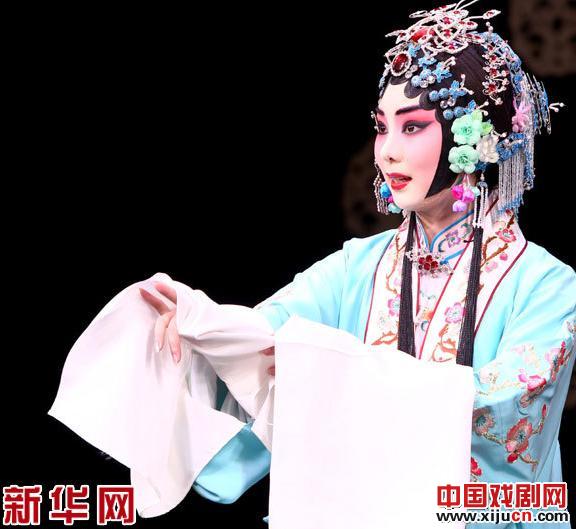 &ldquo;小梅花&rdquo;杨丹阳上表演经典剧目《凤还巢》