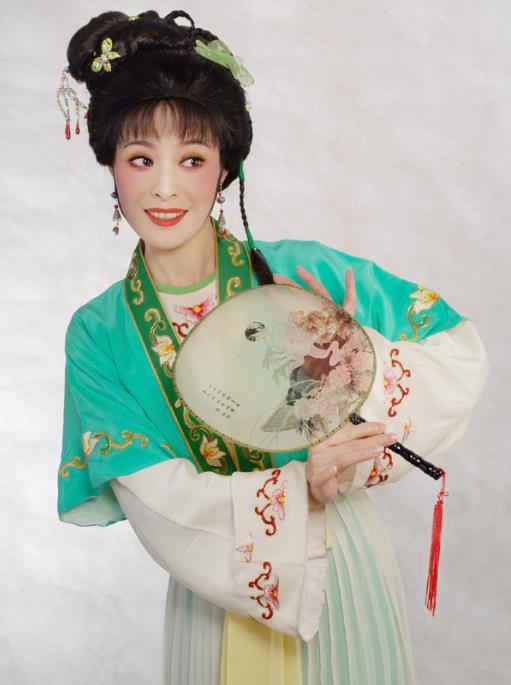 芳华越剧团毛乐霄