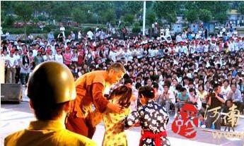 豫剧音乐剧进校园