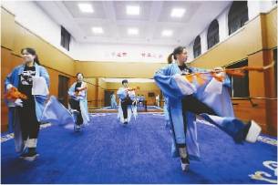 嵊州越剧艺术学校