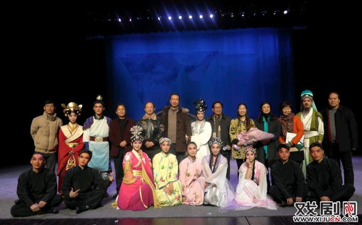 豫剧《海的女儿》