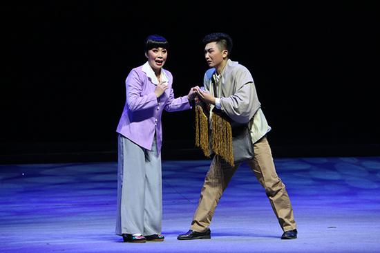 大型现代豫剧《游子吟》在河南人民大会堂进行结项汇报演出