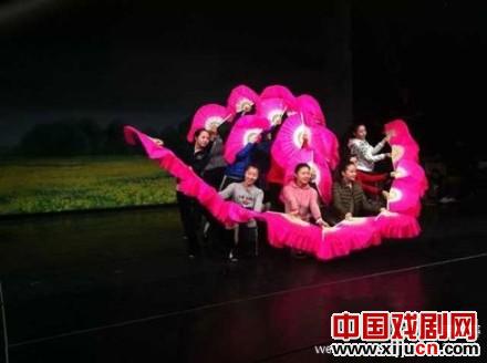 茅威涛赶排越剧《春香传》最新图片