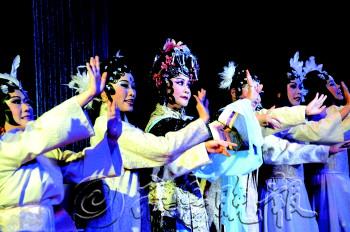 台湾新编混搭豫剧《花嫁巫娘》亮相第十届中国艺术节国(境)外精品剧目演出