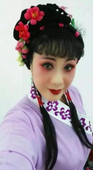 重庆川剧名角董金凤再度驻场天街茶艺献艺，今日演出《武后戏斩》