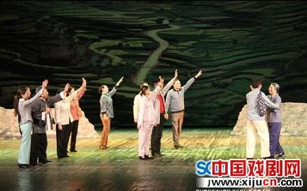 大型现代豫剧《娘》首演成功