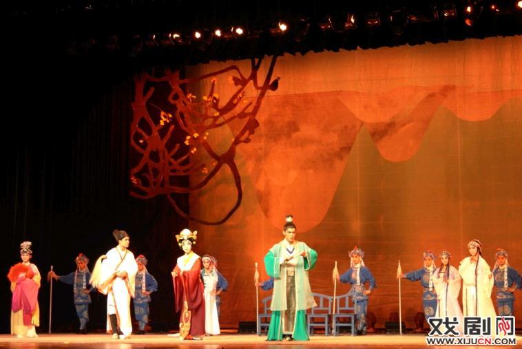 豫剧《海的女儿》