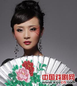 储兰兰做客《今日点击》，谈京剧改革与创新