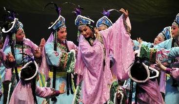 新编越剧《大漠骊歌》世博会首演