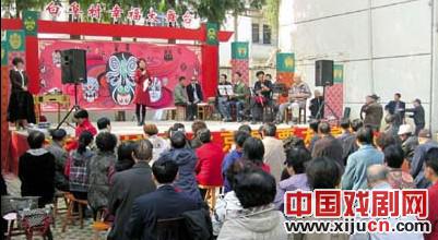 苏浙皖三省京剧票友齐聚雉城镇白阜村