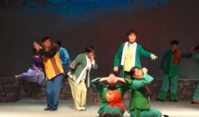 大型精准扶贫现代戏《老村里的新故事》