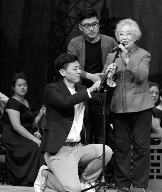 两个&ldquo;80后&rdquo;戏迷为老艺术家圆梦 举办&ldquo;韩花筱&rdquo;专场演出