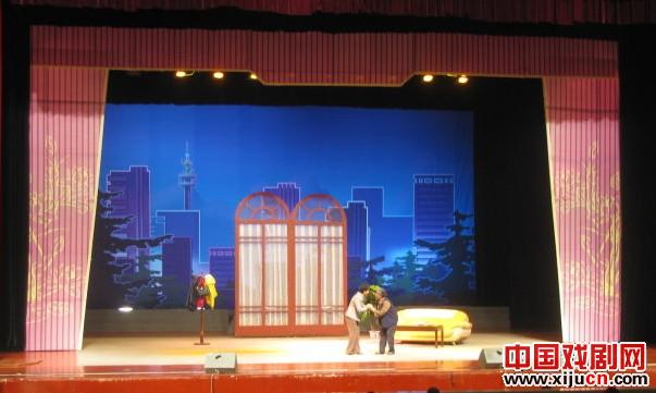 大型豫剧《七品青莲》在河南省人民会堂上演