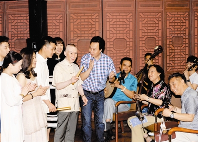 京津两地的老中青三代京剧名家为迎&ldquo;七一&rdquo;《名家名段戏曲演唱会》积极准备