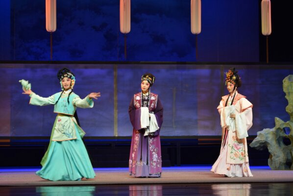 实验豫剧《无事生非》纪念莎士比亚逝世400周年