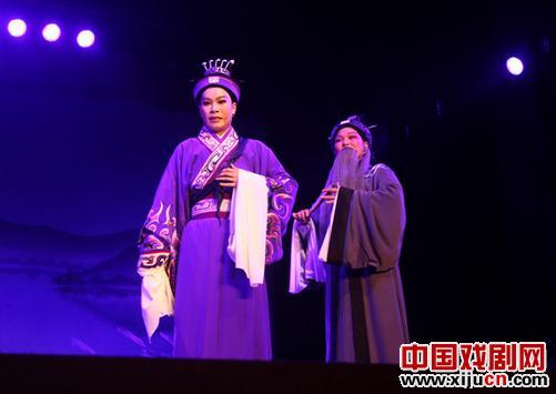 越剧《暮夜却金》首登下乡舞台