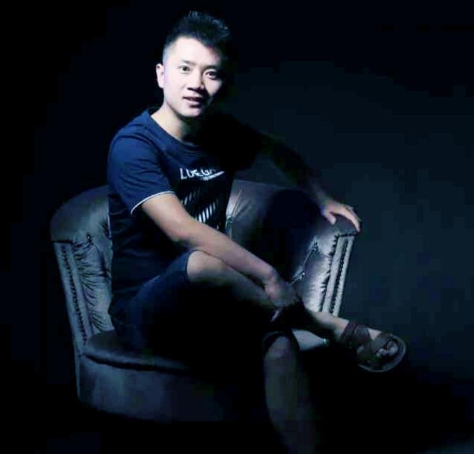 韩龙龙，从龙套中向我们走来