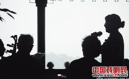 西湖边上演&ldquo;越女争霸&rdquo;