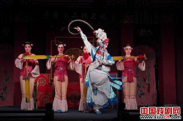 6月21日 成都市川剧院赴龙泉驿国光电子厂演出