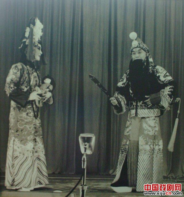 奚啸伯先生与吴素秋合演《四郎探母》