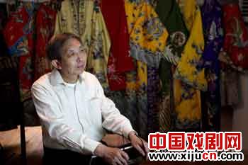 陈申收藏的戏衣已达200多套（堂），千余件之多