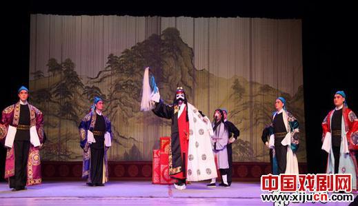 著名武生张幼麟为黑龙江京剧院青年演员王海龙传授武生名剧《蜈蚣岭》