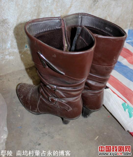 女人的屋（河南农村民营豫剧团女演员住处安阳豫北红脸王）