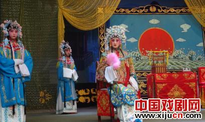 大阳泉庙会演出晋剧《见皇姑》