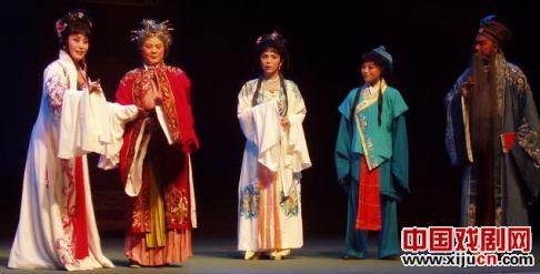 豫剧名家范静演出新版《花木兰》