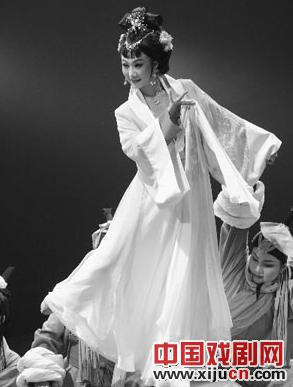 今天谁还在看越剧