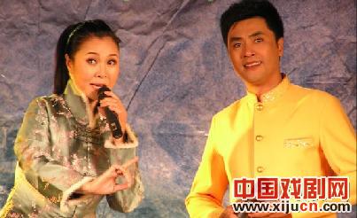 河南省豫剧三团在大河村举行戏曲综艺晚会