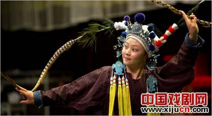 现在就认为京剧已成为历史文物尚为时过早