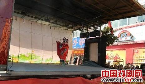 河南省豫剧二团来县开展&ldquo;舞台艺术送农民&rdquo;活动首场演出