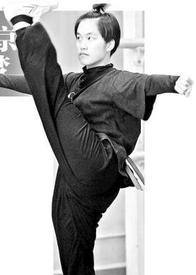 来自台湾戏曲学院的女老生廖佳妮再&ldquo;站&rdquo;中国戏曲学院