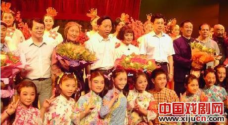 王红丽饰演刘胡兰深入百姓