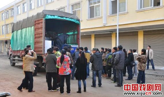 南省曲剧团2013年第三次&ldquo;舞台艺术送农民&rdquo;送戏下乡活动启动