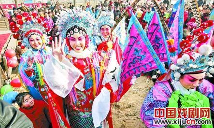 延津县农民和谐艺术团新年演出忙