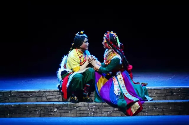 川剧新演重温&ldquo;尘埃&rdquo;一梦《尘埃落定》乐山首演座无虚席