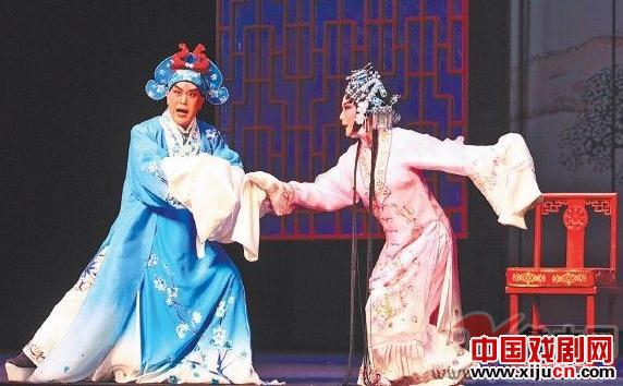 曾昭娟领衔演出《赵锦棠》现场掌声喝彩声不断