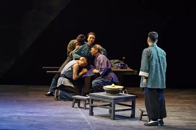 现代评剧《母亲》