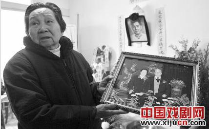 李哲民：打仗都背着京胡