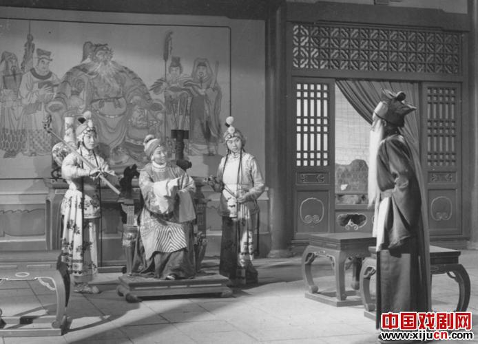 从唐喜成、王素君和丁桂云分别演唱的三个唱段说起豫剧《对花枪》的演变