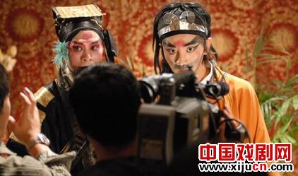 孙祖杨京剧扮相引起网友广大争议