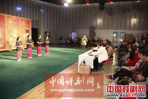 郭德纲观看评剧学生专业汇报演出