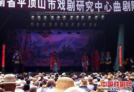 曲剧院顶酷暑送戏下乡