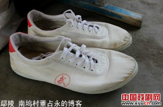 河南农村民营豫剧团女演员住处安阳豫北红脸王